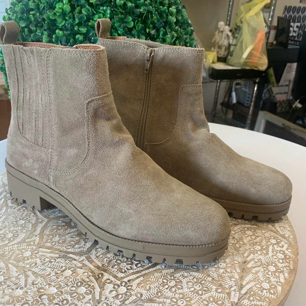 Lucky Brand Women’s Hazyl combat boot. Size 9M.  Worn once.